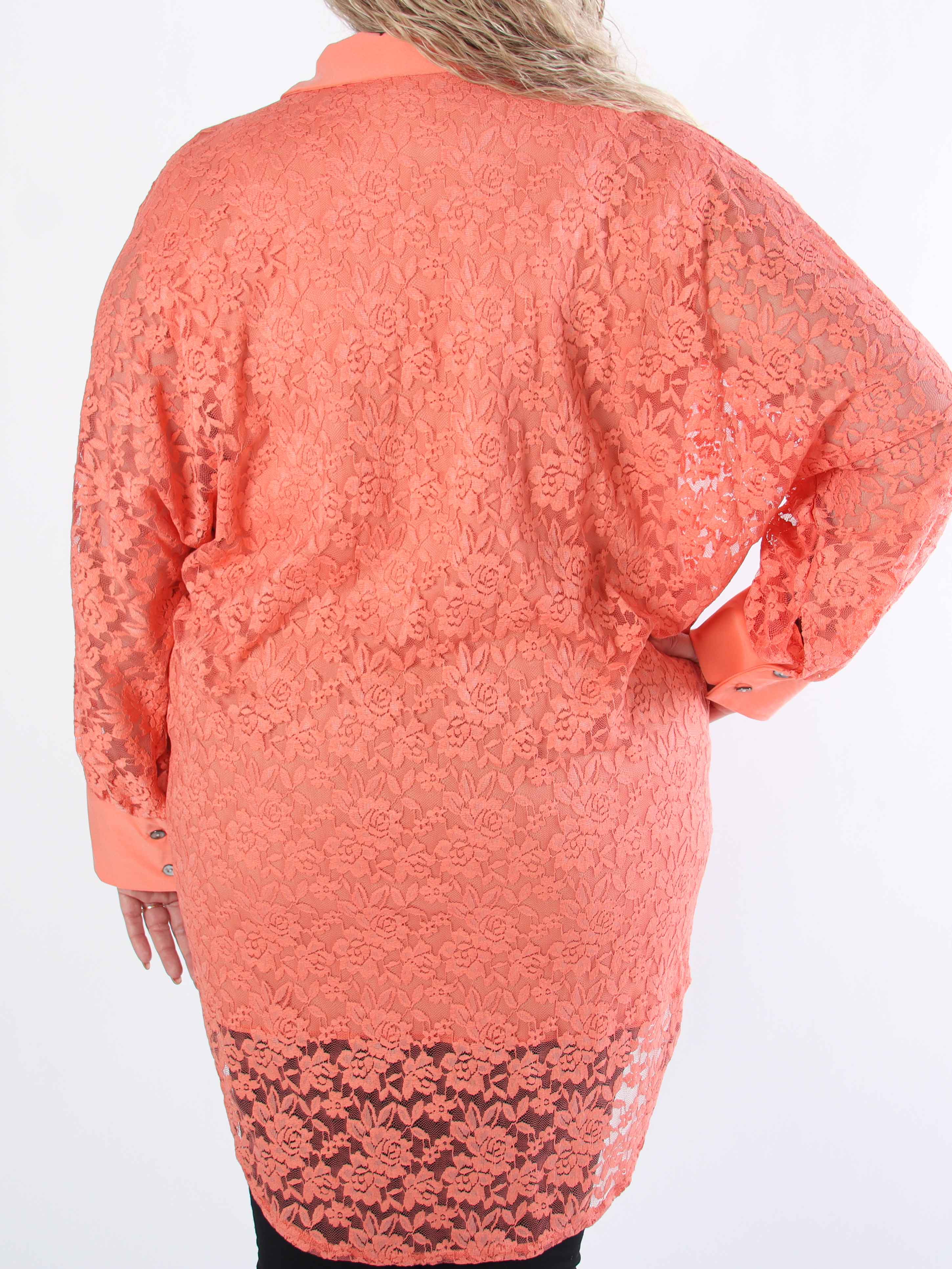 Katherine - Sød plus size skjorte i blonder